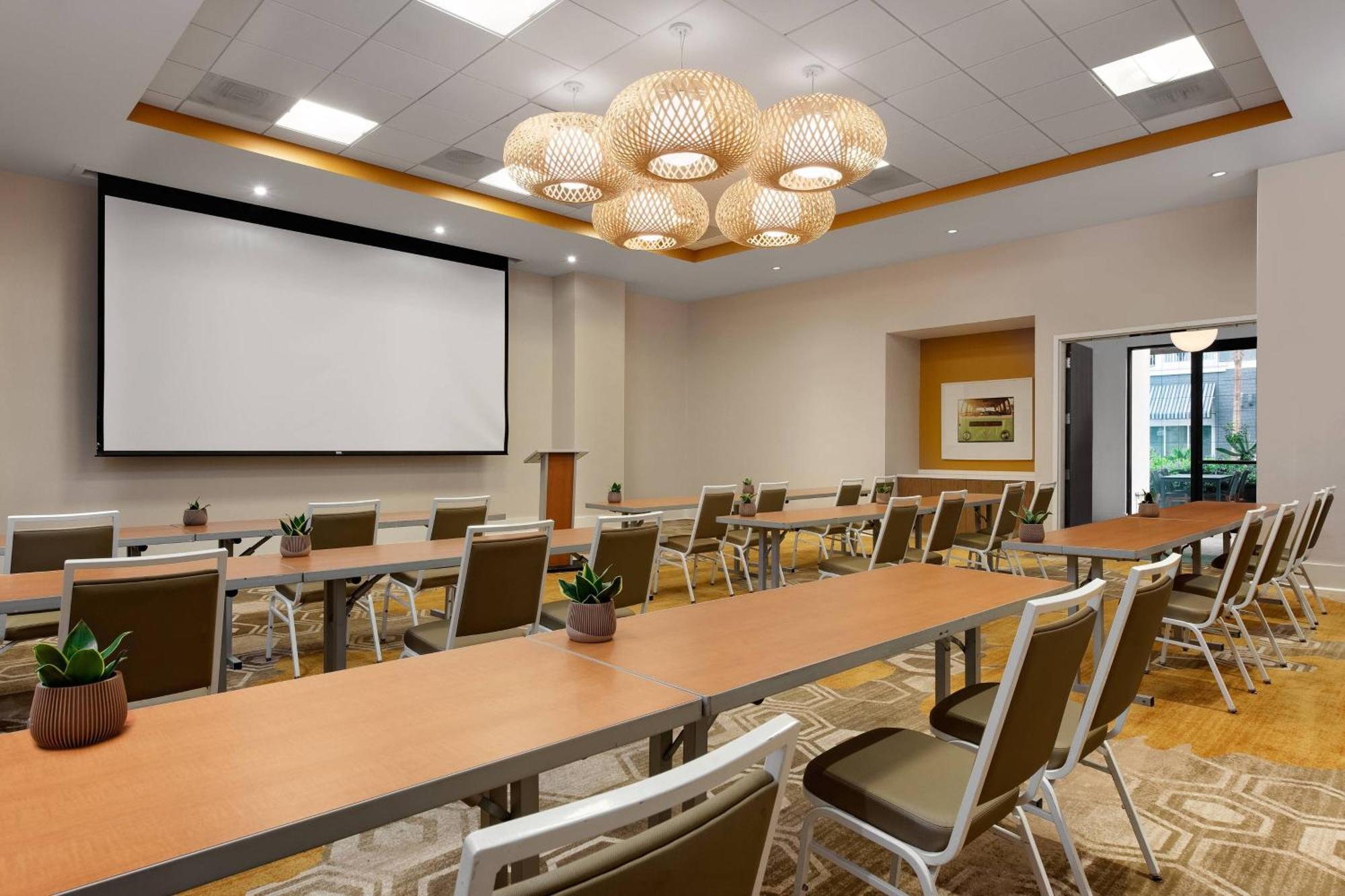 Springhill Suites By Marriott Oceanside Beach Exterior photo