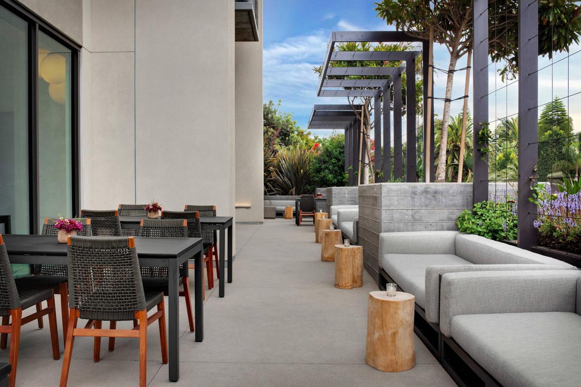 Springhill Suites By Marriott Oceanside Beach Exterior photo